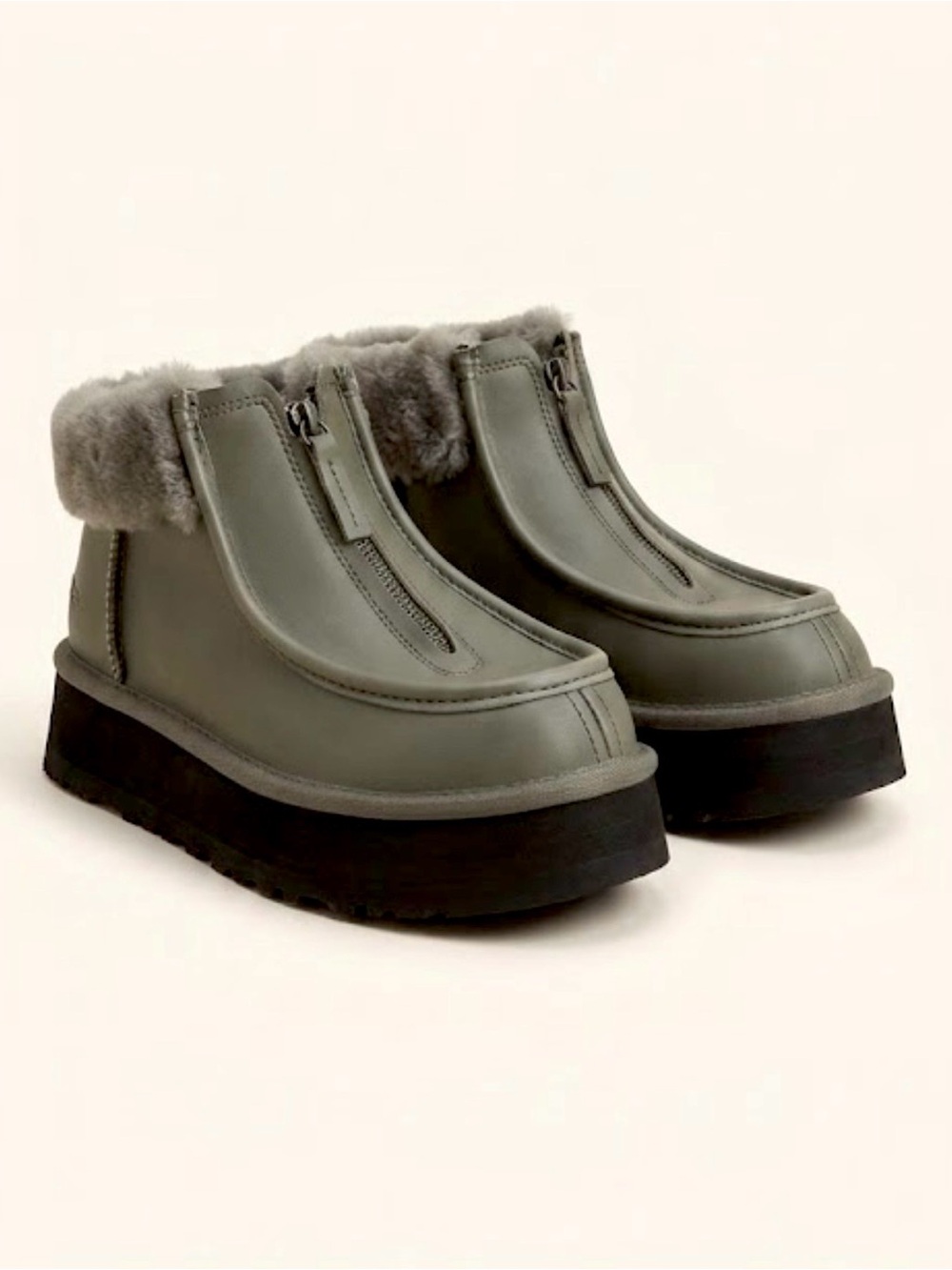 UGG Funkette Boot Womens Size 9 Seaweed Green Matte Leather Platform Zip Ankle